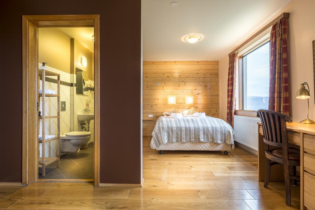 Hotel Latrabjarg Hnjotur Exteriör bild